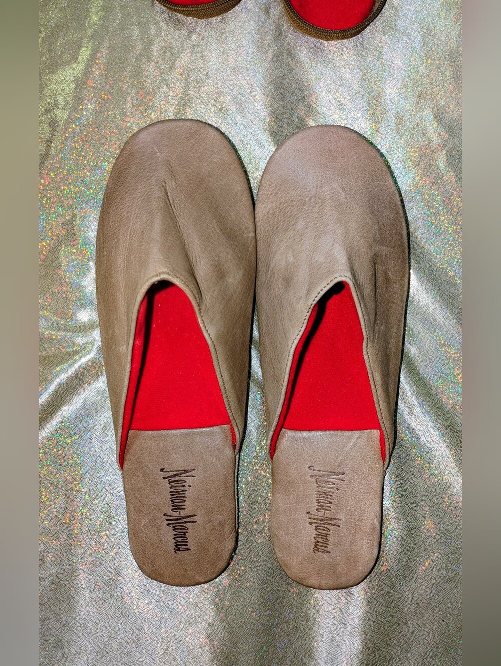 Neiman-Marcus NEW Taupe Deer skin Slippers Red Insole AND travel Pouch